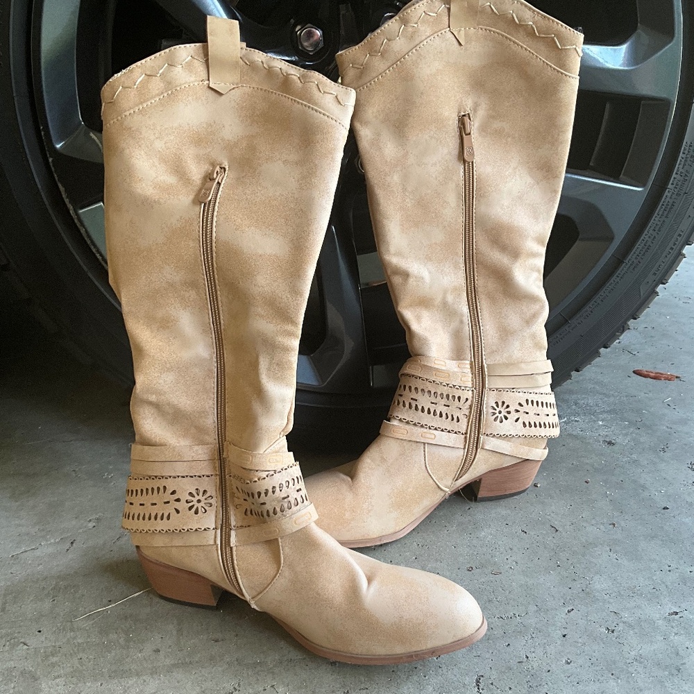Tan Western Style Boots with Decorative Straps - Women’s Size 8